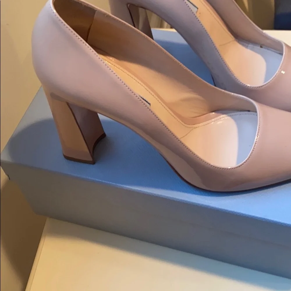 Prada neutral heels - Picture 5 of 10
